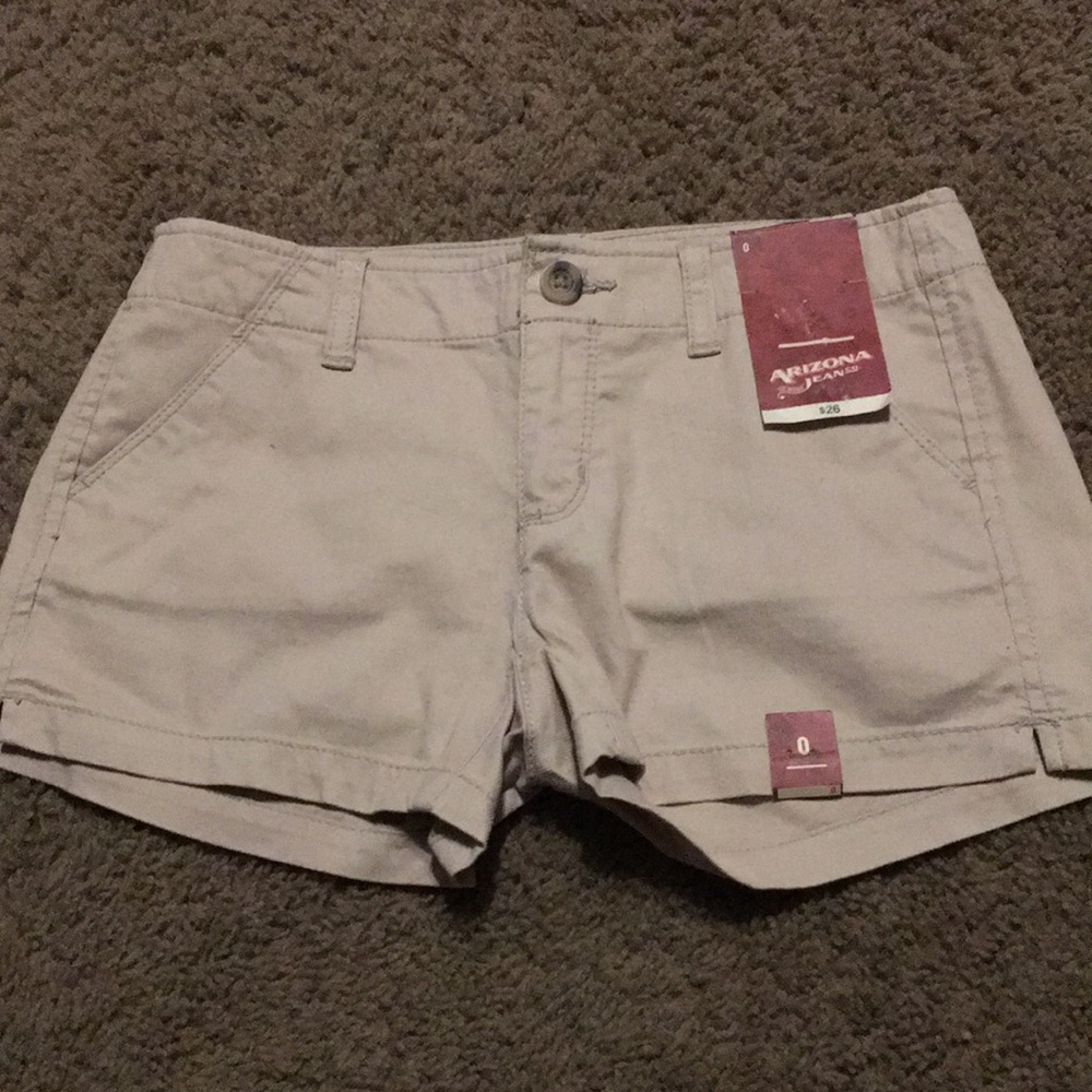 NWTs Arizona beige shorts Sz 0